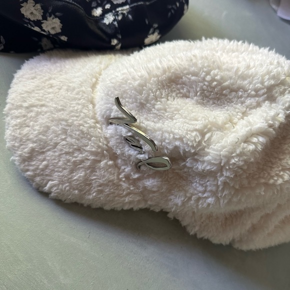 Bundle hats Karl Lagerfeld , H&M - Picture 9 of 9